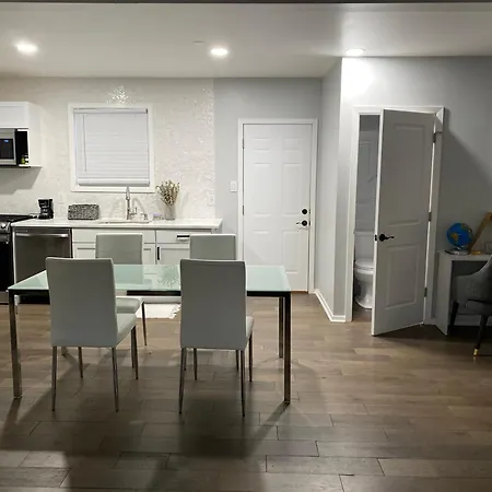Modern 3Bed 2Bath Ranch With Diy Art Porch 3Tvs And Huge Front Yard To Enjoy! Villa