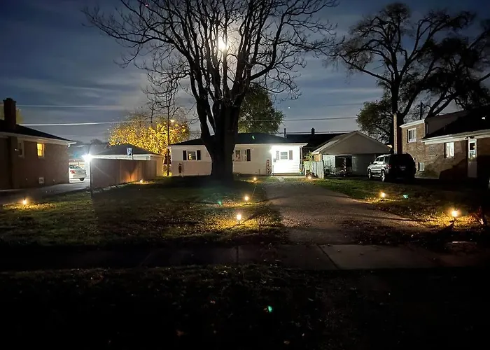 Modern 3bed 2bath Cozy Ranch With Diy Art Porch * Calumet City